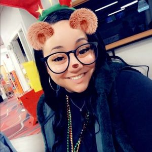 Meet your Posher, Denisha